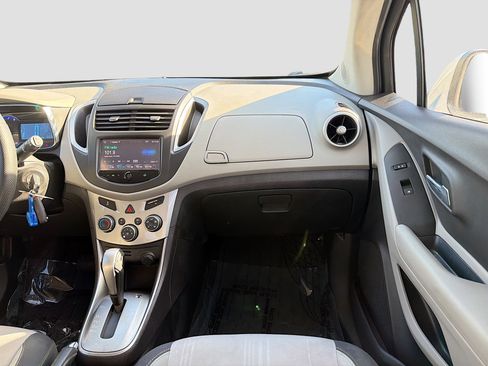 Used 2016 Chevrolet Trax LT w/ LPO, Cargo Package image 17