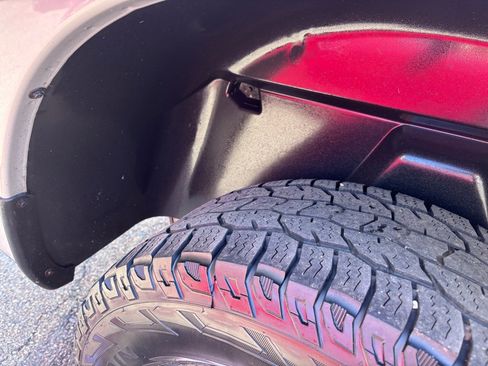 Used 2018 RAM 1500 Express AWD/4WD image 12