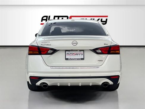 Used 2023 Nissan Altima 2.5 SV w/ SV Premium Package image 6