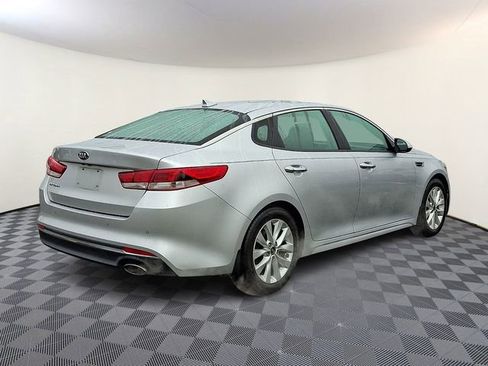 Used 2018 Kia Optima LX w/ 17" Alloy Wheels Package image 6