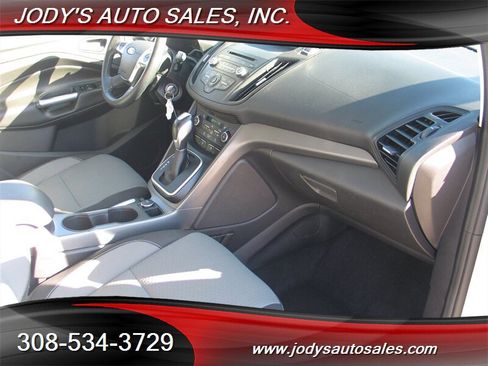 Used 2017 Ford C-MAX SE FWD image 24