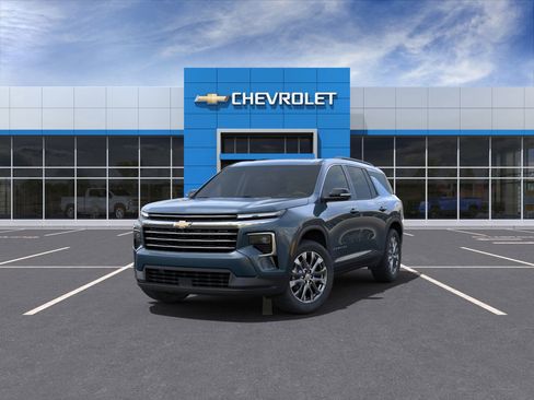 New 2025 Chevrolet Traverse LT w/ Sun and Wheel Package image 8