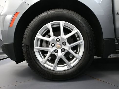 Used 2023 Chevrolet Equinox LT w/ LPO, Floor Liner Package FWD image 17