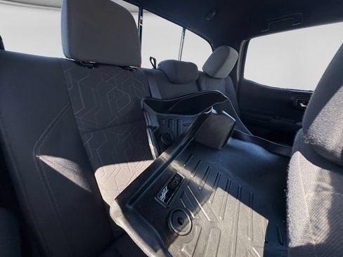 Certified 2019 Toyota Tacoma TRD Off-Road w/ Technology Package AWD/4WD image 29