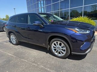 Used 2021 Toyota Highlander Limited AWD/4WD video 1