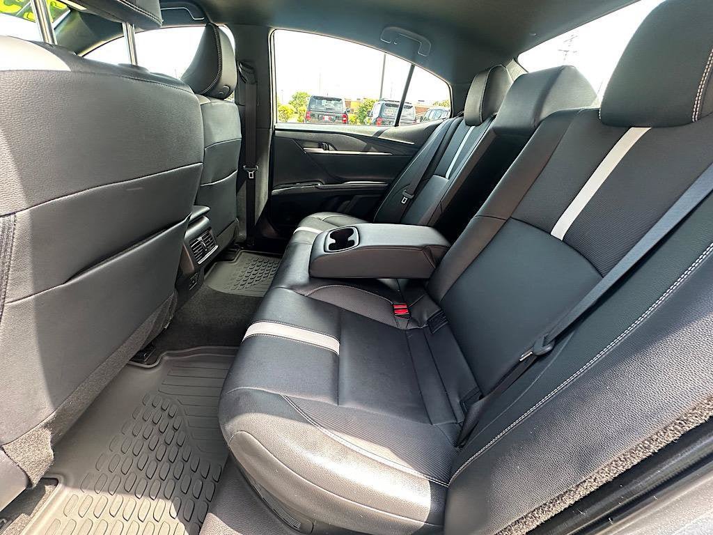 Used 2025 Toyota Camry SE FWD image 17