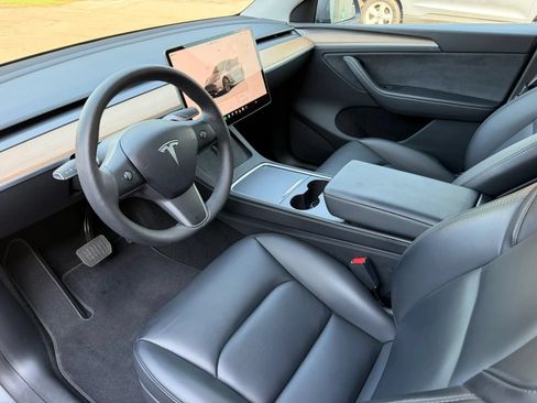 Used 2024 Tesla Model Y Long Range AWD/4WD image 16
