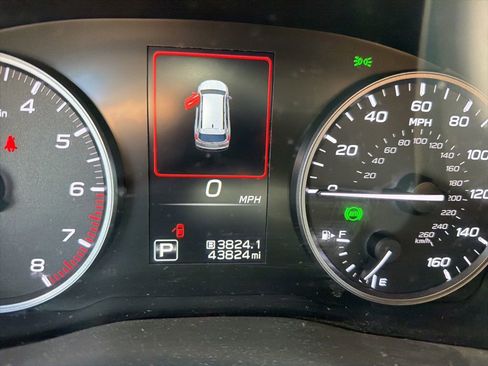 Used 2023 Subaru Ascent Premium w/ Convenience Package AWD/4WD image 4