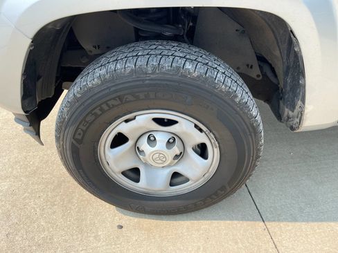 Used 2023 Toyota Tacoma SR AWD/4WD image 7