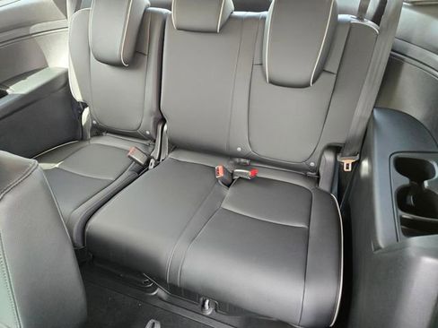 New 2026 Honda Odyssey Touring image 9