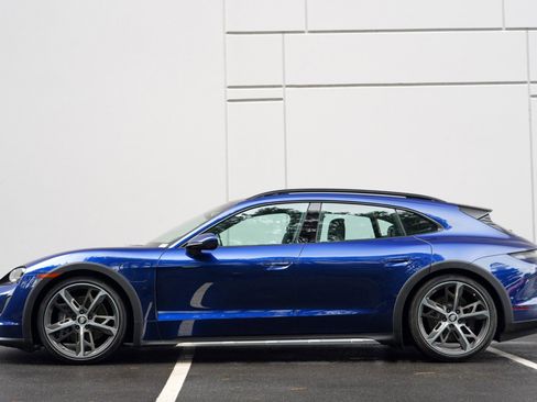 Used 2022 Porsche Taycan 4 Cross Turismo AWD/4WD image 9
