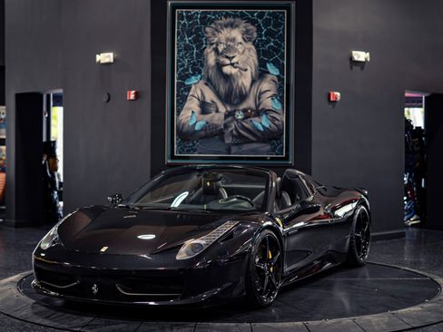 Used 2015 Ferrari 458 Spider RWD image 1