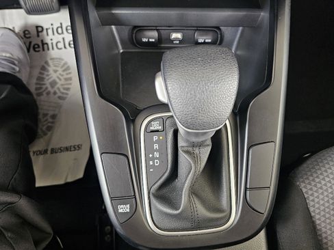 Used 2025 Kia Soul LX w/ LX Technology Package FWD image 25