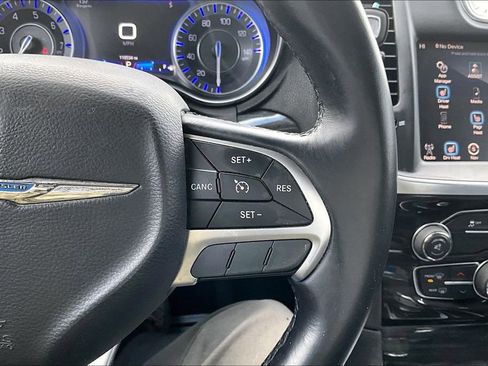 Used 2016 Chrysler 300 Limited w/ Driver Convenience Group image 14