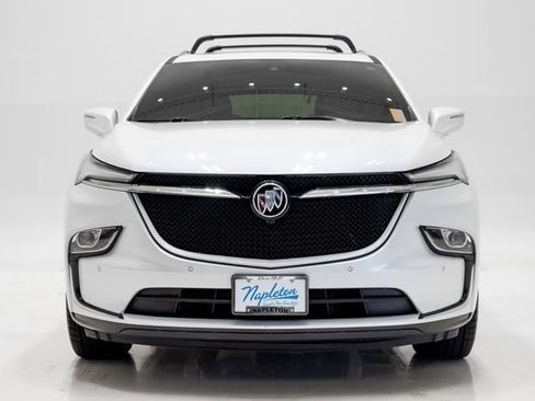 Used 2023 Buick Enclave Essence w/ Experience Buick Package FWD image 4