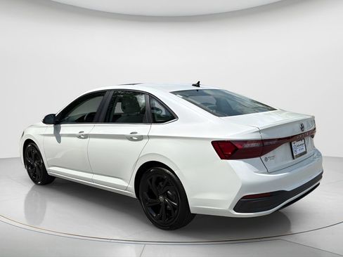 New 2026 Volkswagen Jetta SE FWD image 7