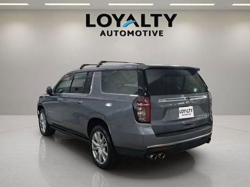 Used 2022 Chevrolet Suburban High Country AWD/4WD image 3