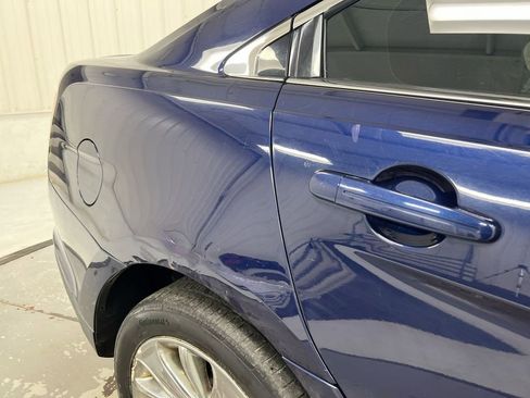 Used 2011 Ford Taurus Limited FWD image 25