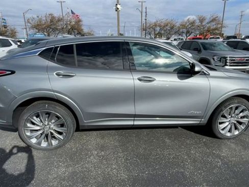 New 2025 Buick Envista Avenir image 2