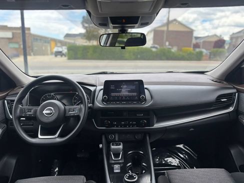 Used 2023 Nissan Rogue SV AWD/4WD image 14
