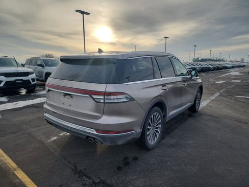 Used 2021 Lincoln Aviator Reserve w/ Elements Package Plus image 2