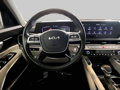 Used 2024 Kia Telluride S FWD image 6