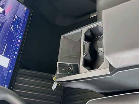 Used 2025 Tesla Cybertruck AWD Crew Cab image 17