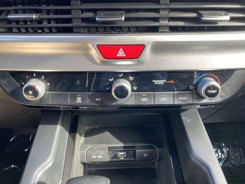 Certified 2020 Kia Telluride LX image 20