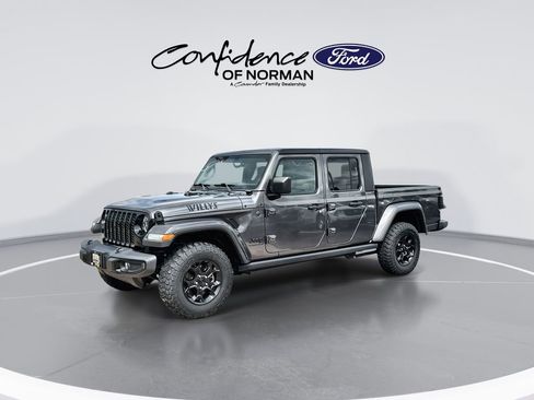 Used 2023 Jeep Gladiator Willys image 4