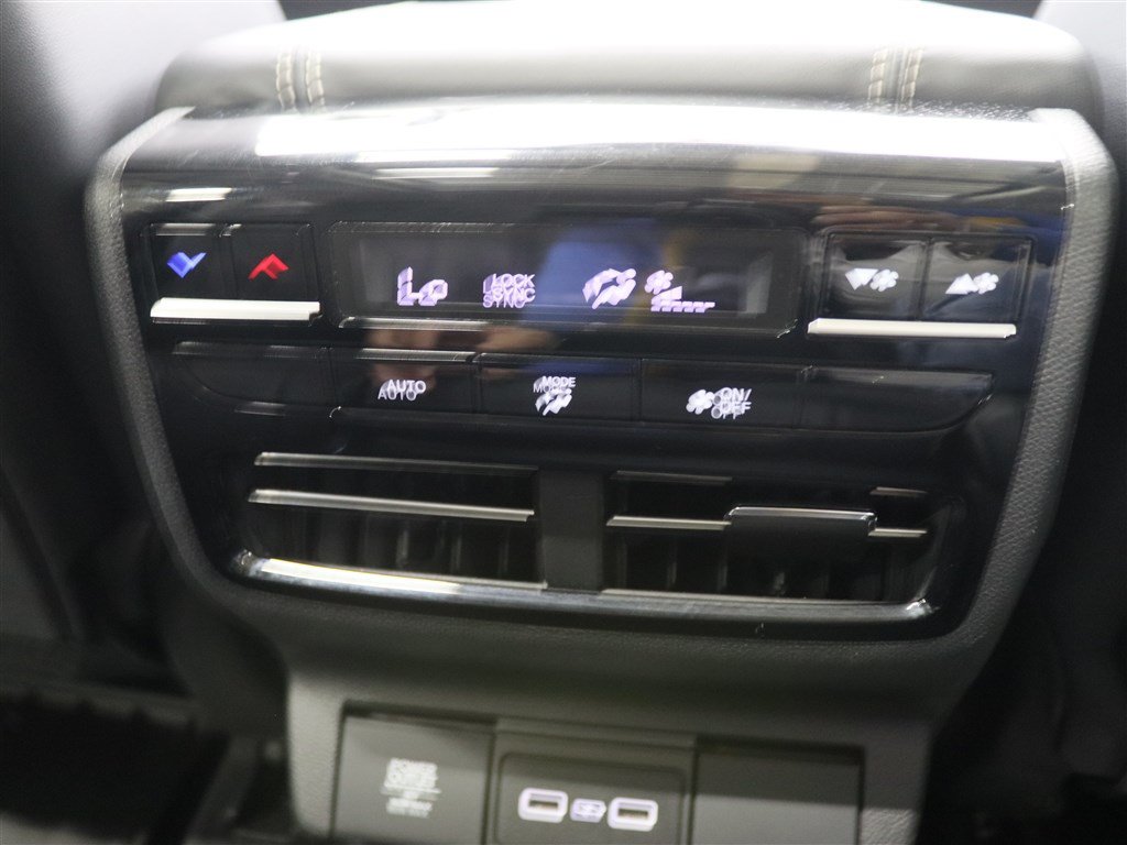 Used 2022 Acura MDX w/ Technology Package AWD/4WD image 26