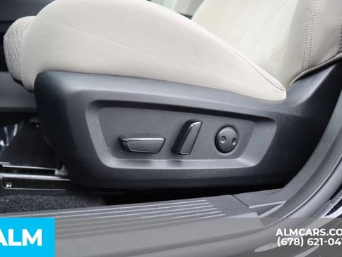Used 2025 Nissan Rogue SV FWD image 11
