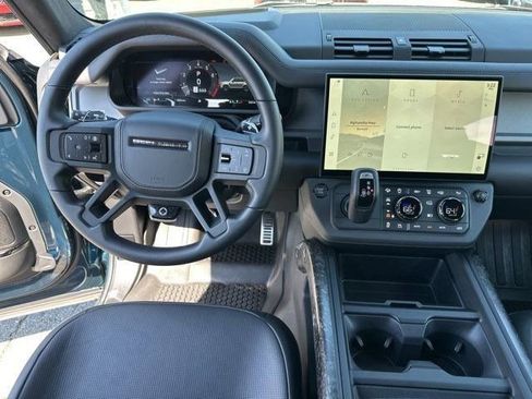 Used 2026 Land Rover Defender 110 image 23