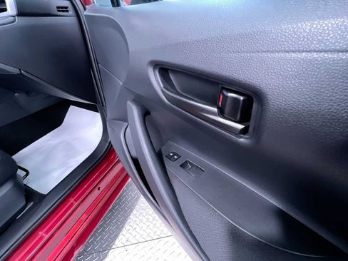 Used 2025 Toyota Corolla LE FWD image 35
