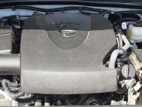 Used 2023 Toyota Tacoma Limited image 31