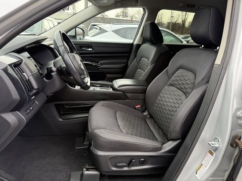 Used 2022 Nissan Pathfinder SV image 26