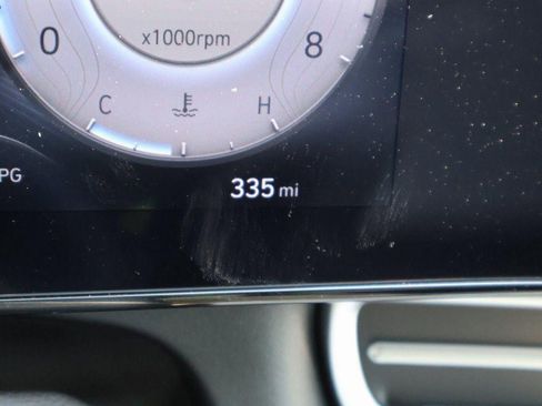 New 2025 Hyundai Elantra Limited image 31