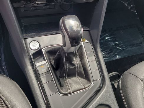 Used 2023 Volkswagen Taos SE w/ Panoramic Sunroof Package FWD image 24