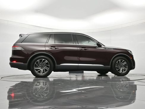 Used 2020 Lincoln Aviator 2WD w/ Class IV Trailer Tow Package image 39