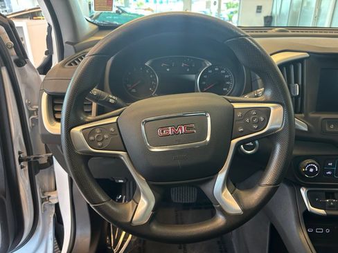 Used 2024 GMC Terrain SLE AWD/4WD image 17