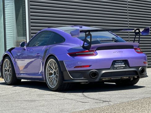 Certified 2018 Porsche 911 GT2 RS RWD image 3