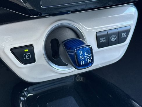 Certified 2019 Toyota Prius Prime Advanced w/ Preferred Accessory Package image 21