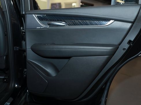 Used 2024 Cadillac XT6 Premium Luxury image 19