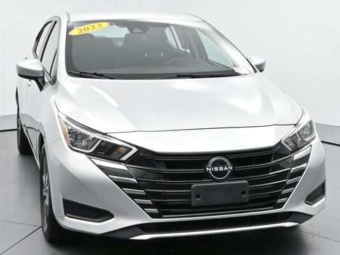 Used 2023 Nissan Versa SV FWD image 2