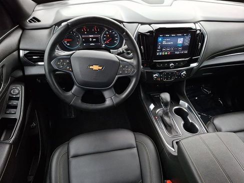 Used 2023 Chevrolet Traverse LT AWD/4WD image 2