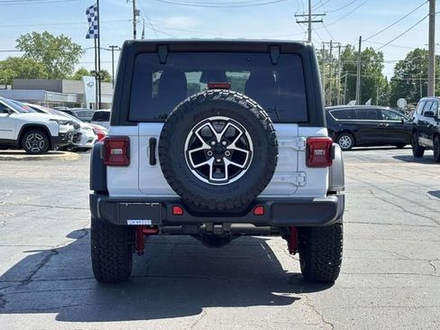 New 2026 Jeep Wrangler Unlimited Rubicon AWD/4WD image 32