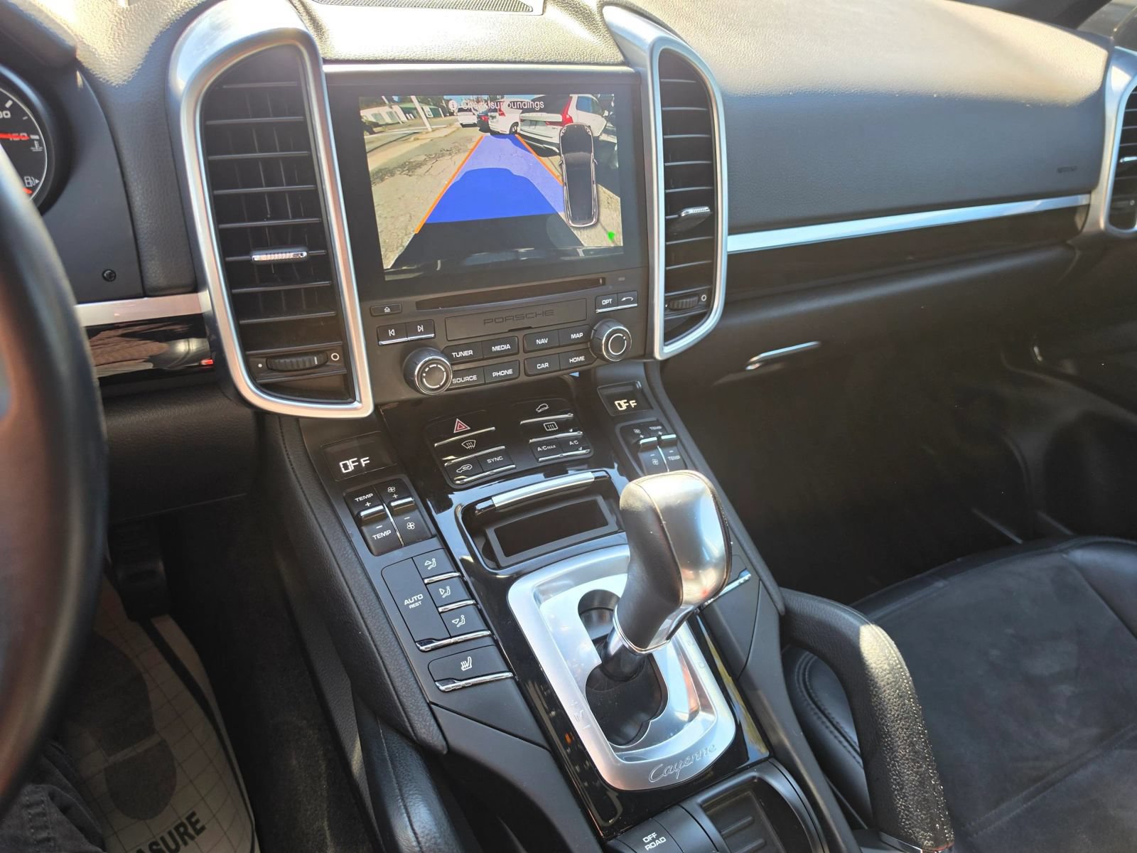 Used 2017 Porsche Cayenne AWD/4WD image 15