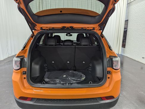 New 2026 Jeep Compass Latitude image 10