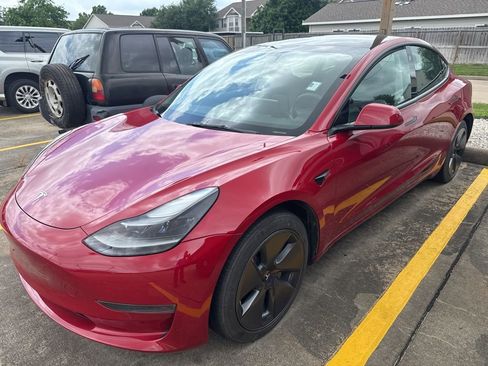 Used 2023 Tesla Model 3 Standard Range image 3