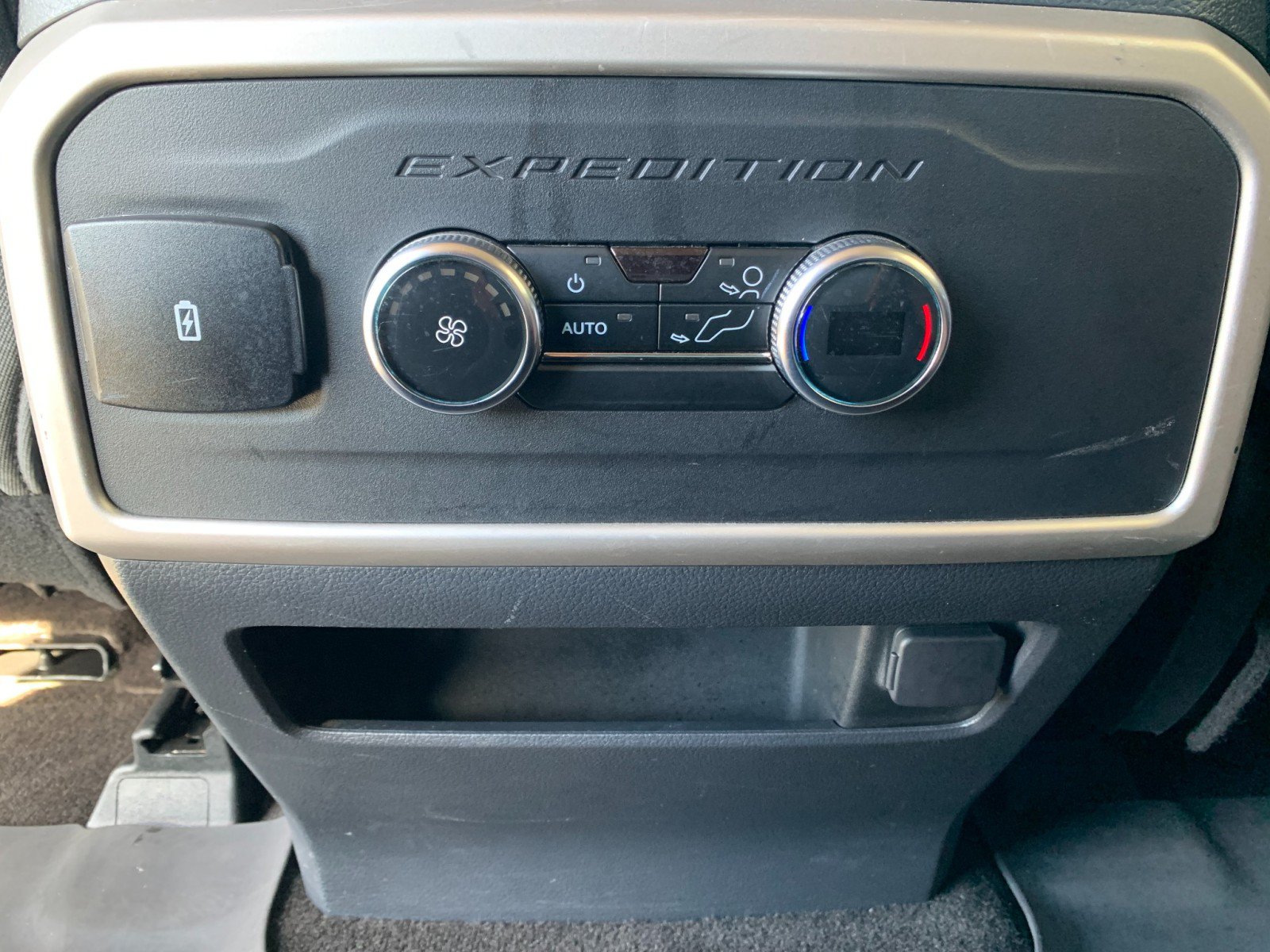 Used 2023 Ford Expedition XLT AWD/4WD image 33