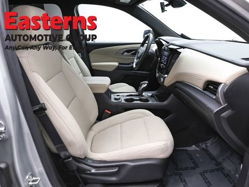 Used 2022 Chevrolet Traverse LS AWD/4WD image 23